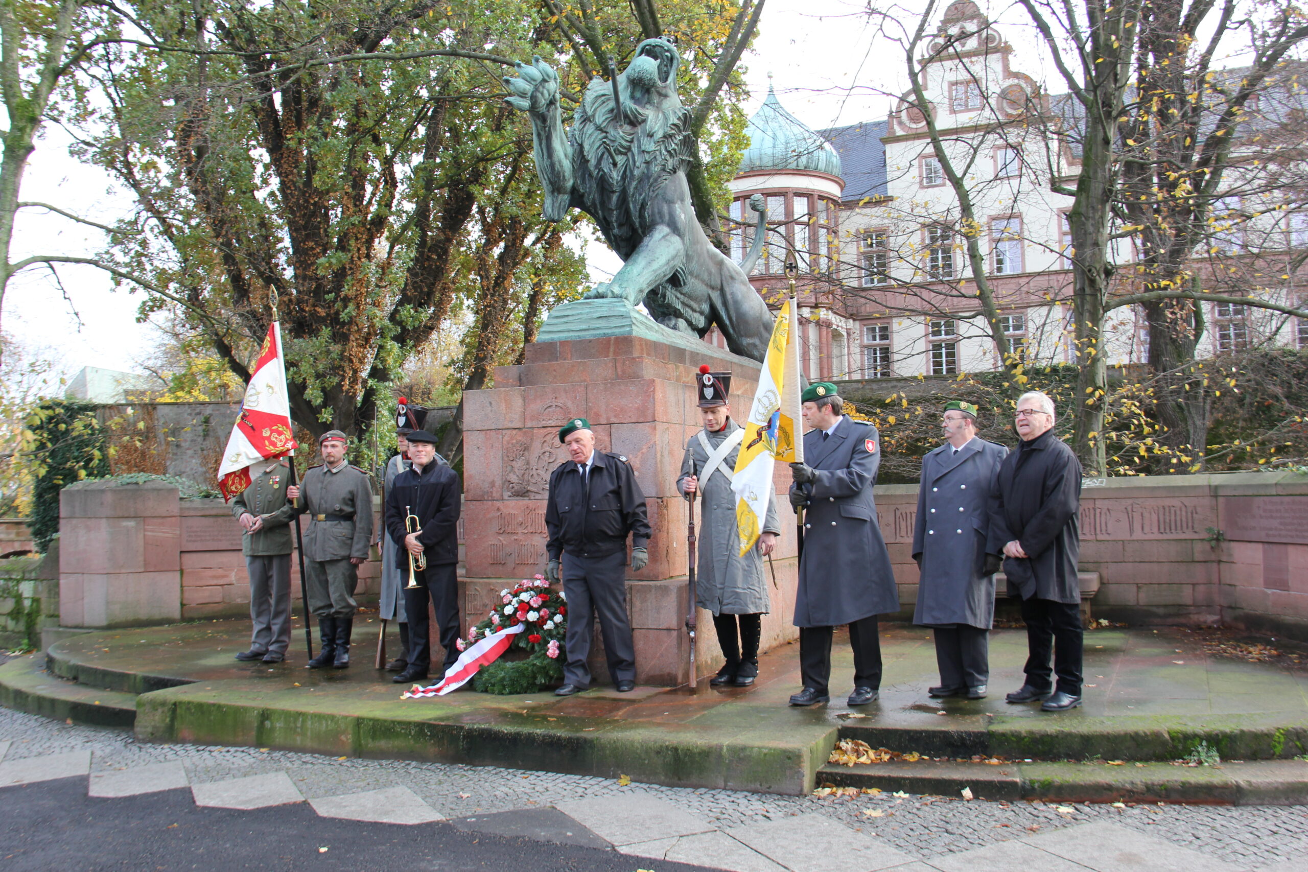 Buchveröffentlichung: Verfälschte Erinnerung. Das Leibgardisten-Denkmal in Darmstadt